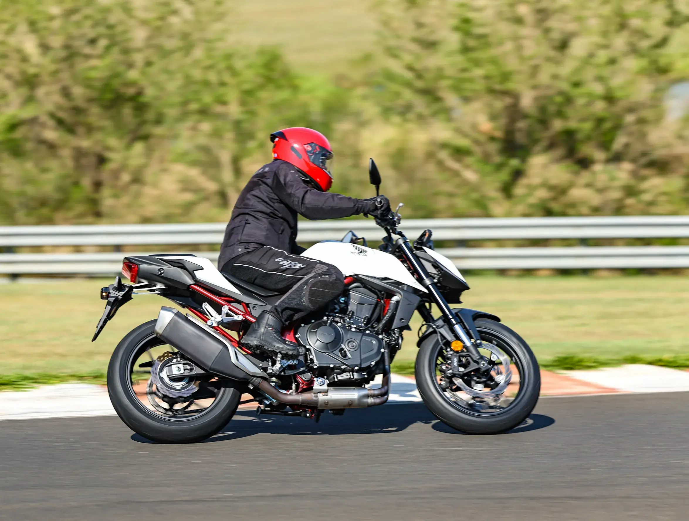 Honda Cb 750 Hornet 2026 Caio Mattos (1)