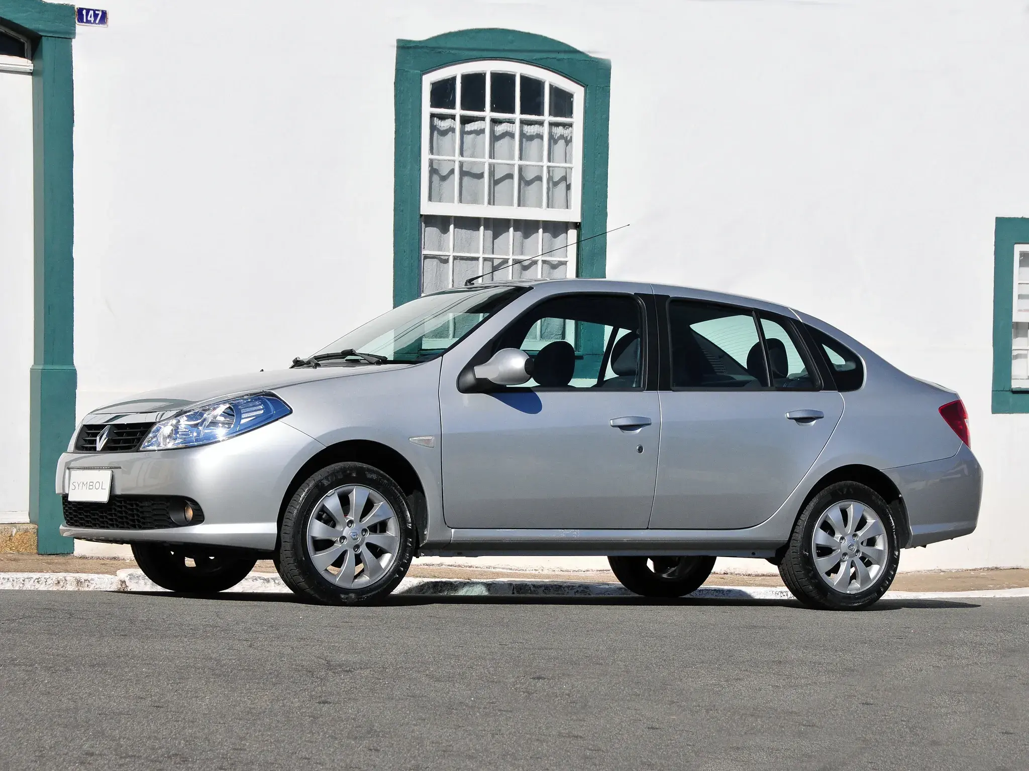 Renault Symbol 810