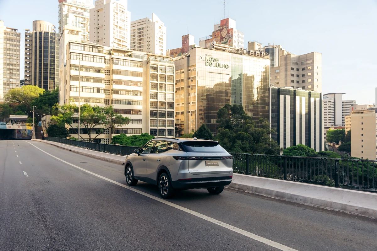 Novo Omoda 7 tem alcance de até 1.200 quilômetros