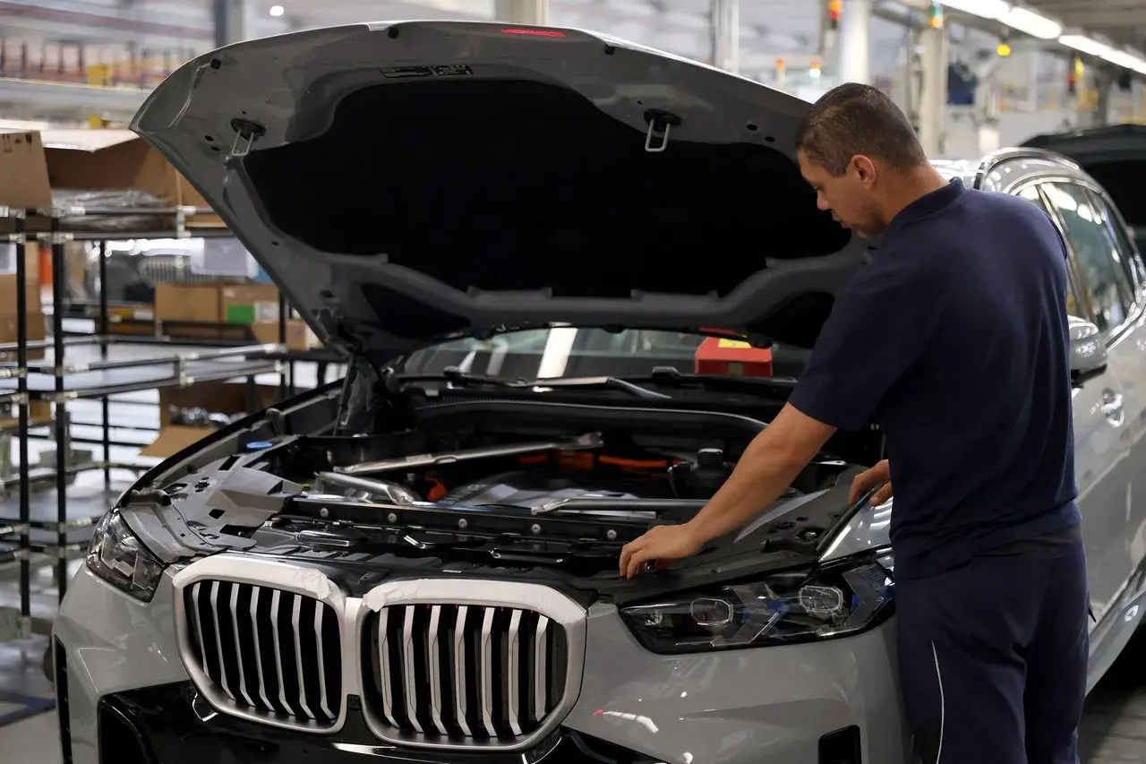 Produção de automóveis registra queda de 11% em novembro