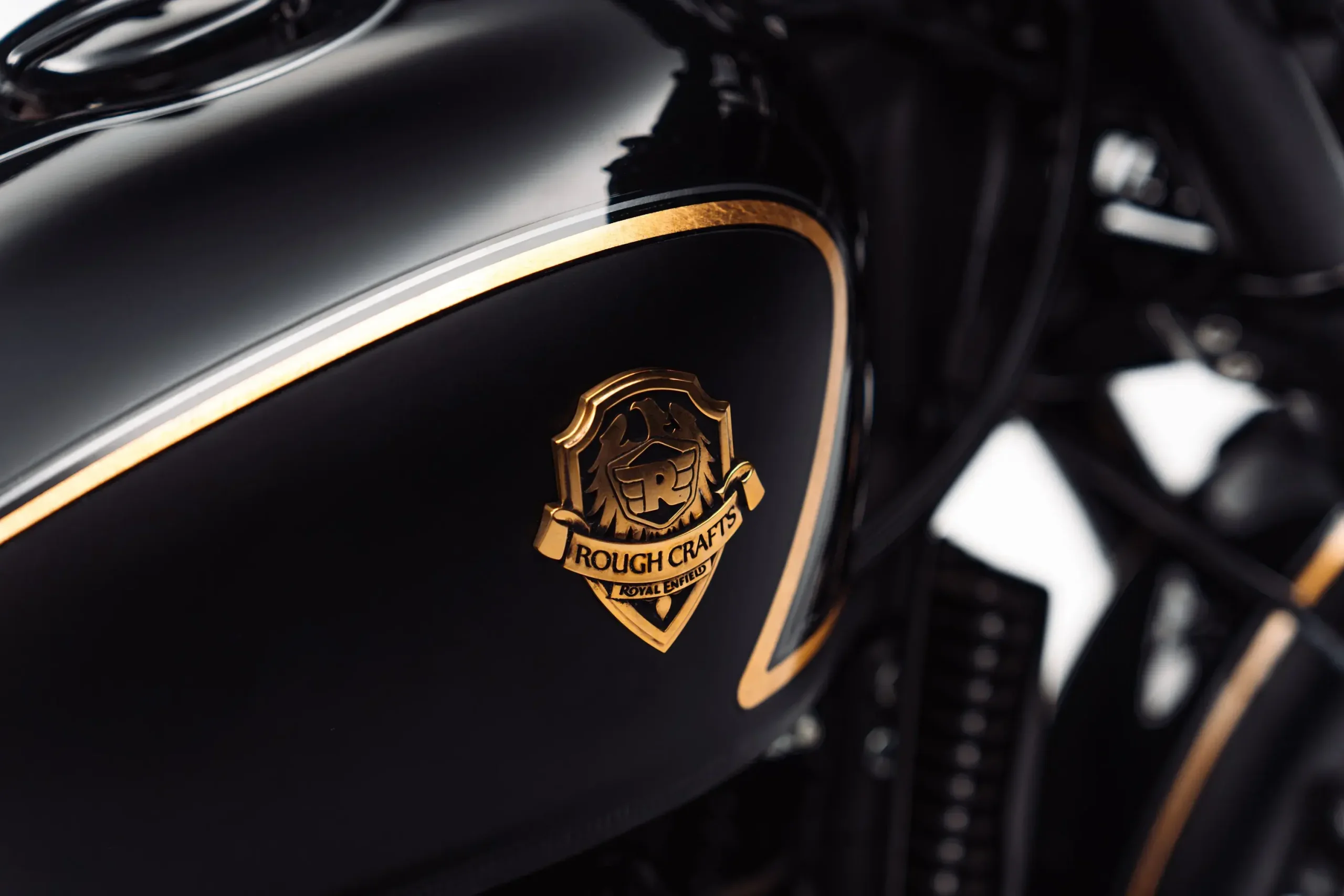 Royal Enfield Shotgun 650 Rough Craft (3)