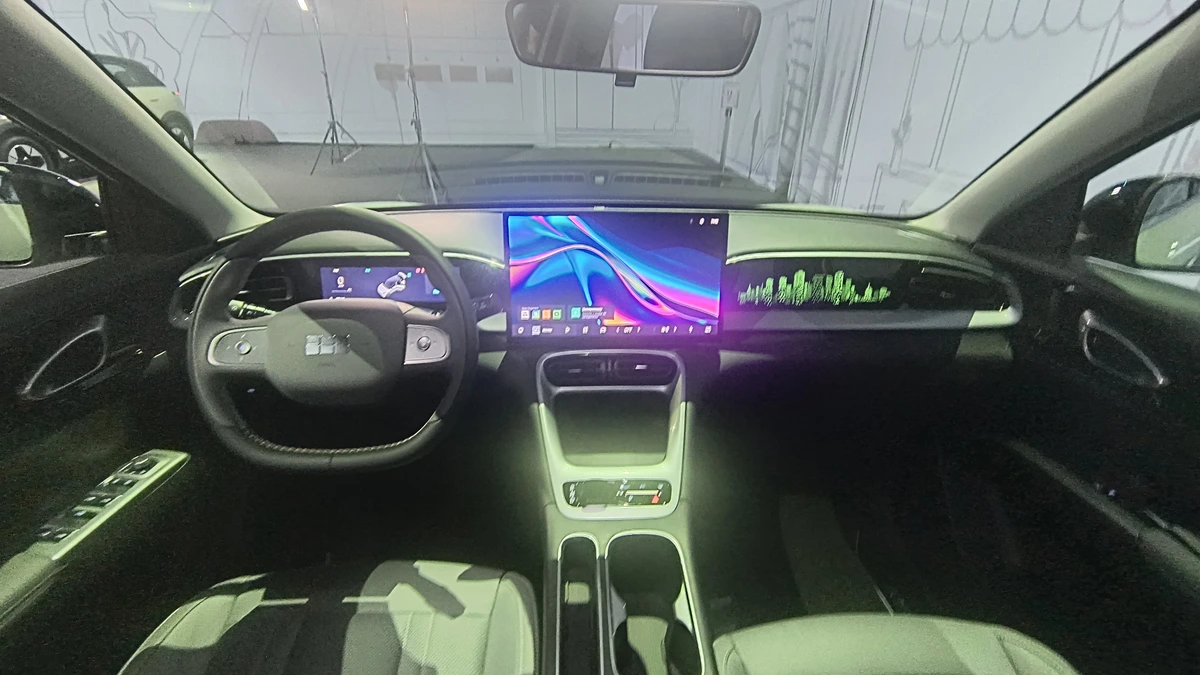 Geely EX2