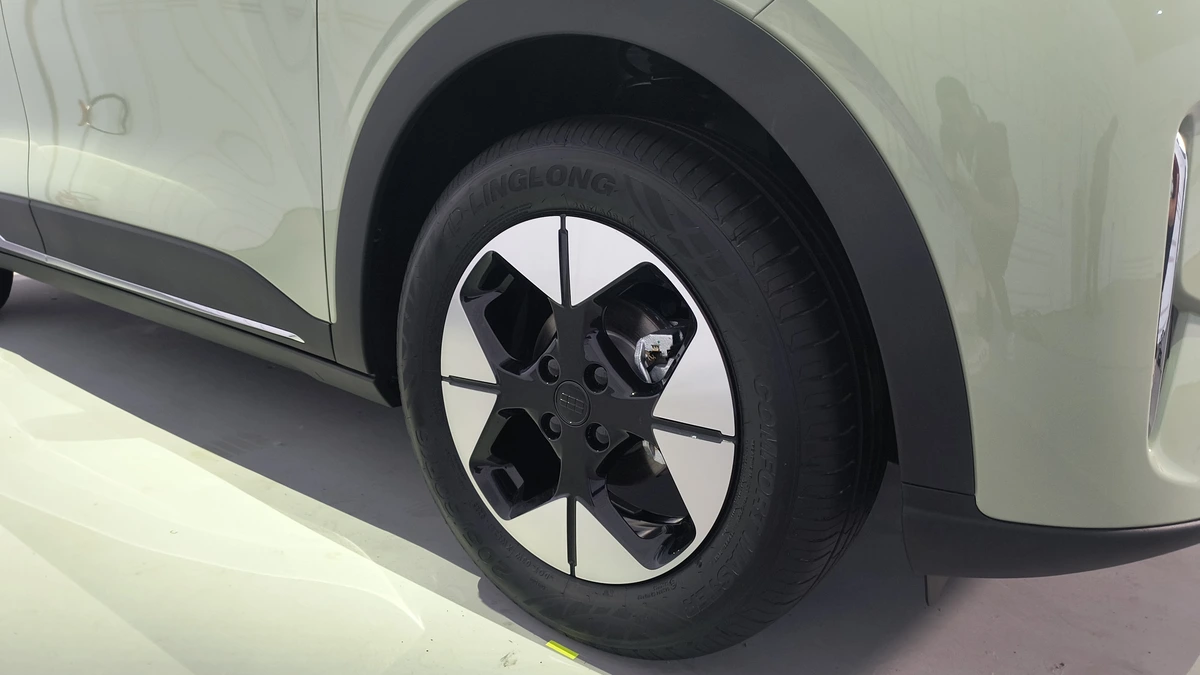 Geely EX2