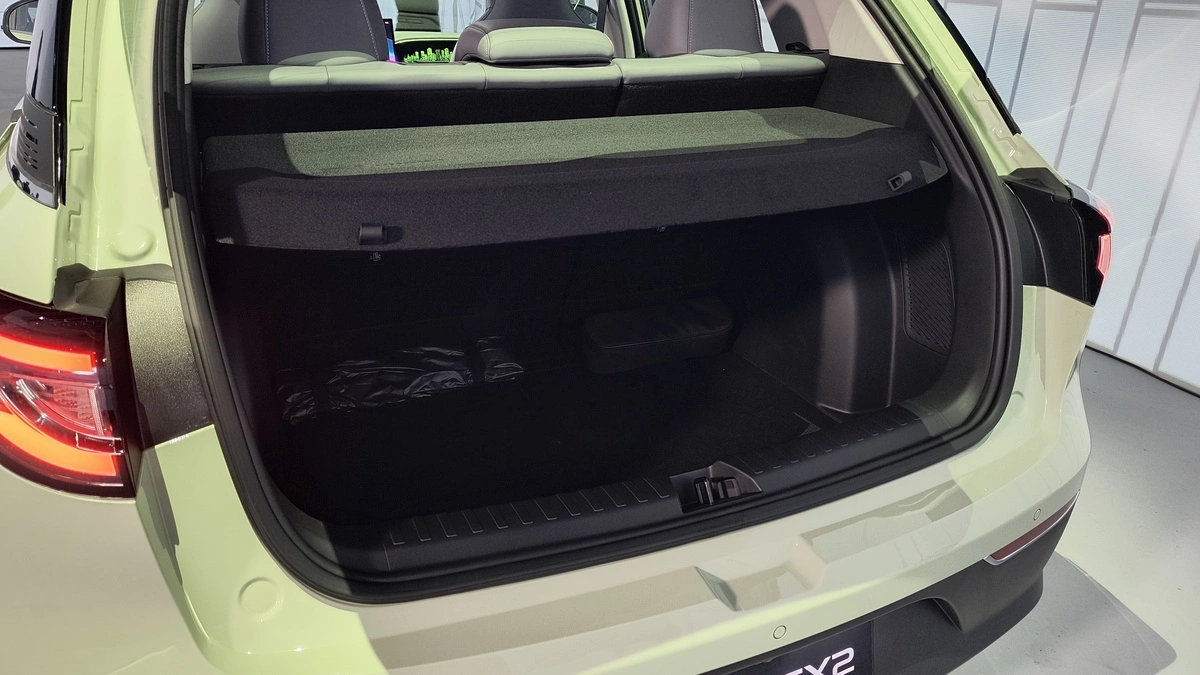 Geely EX2
