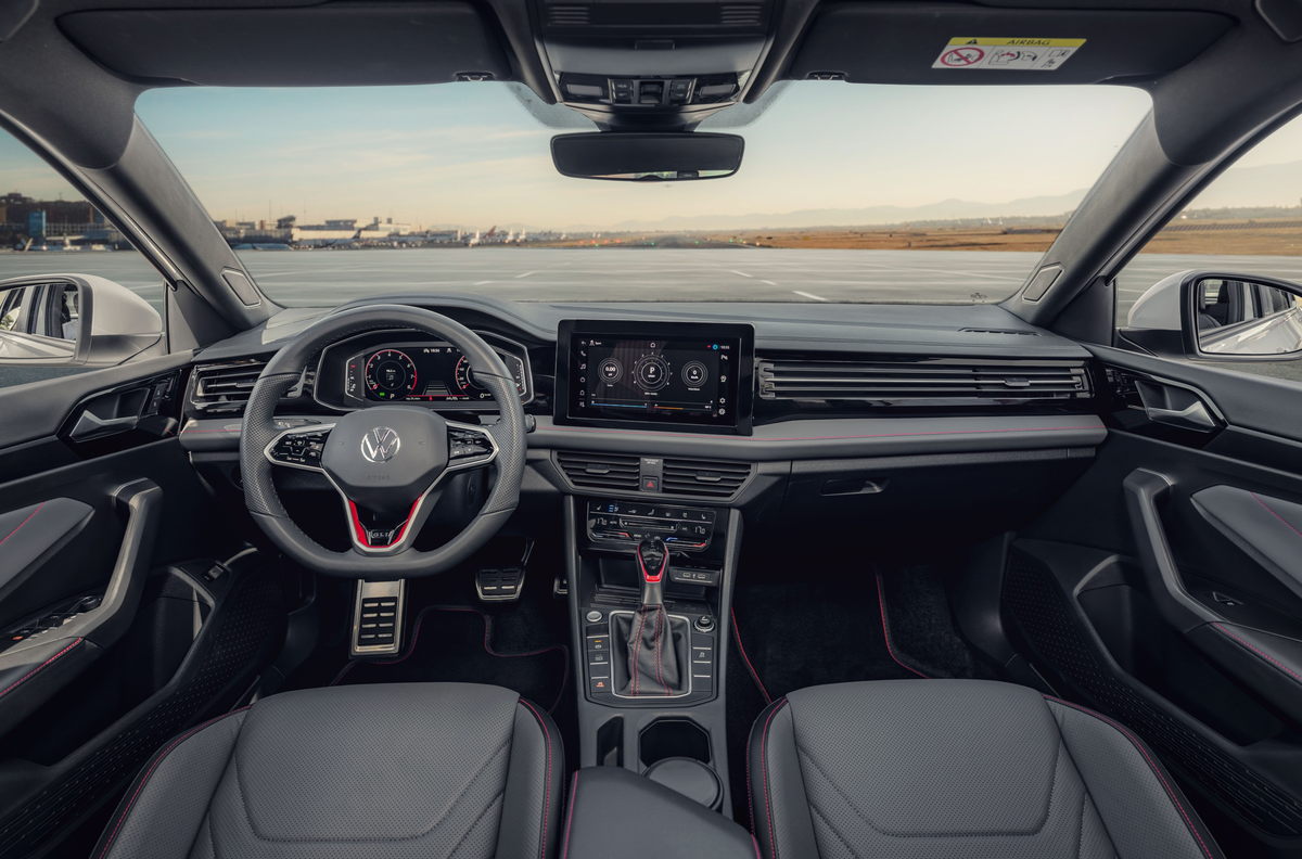 Jetta GLI chega em versão única por R$ 269.990