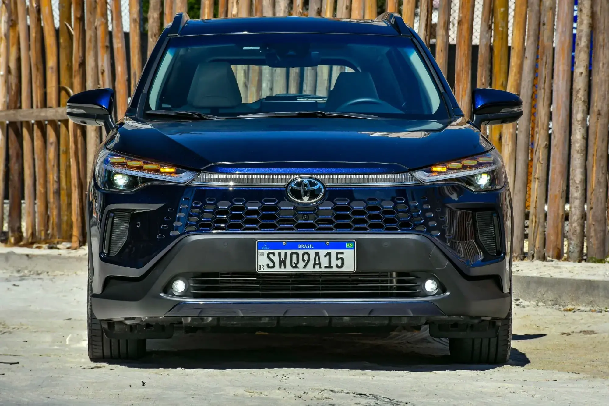 Toyota Corolla Cross 2026 tem desconto de R$ 17 mil na Webmotors!