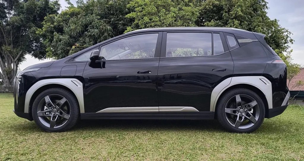 Gac Aion Y (17)