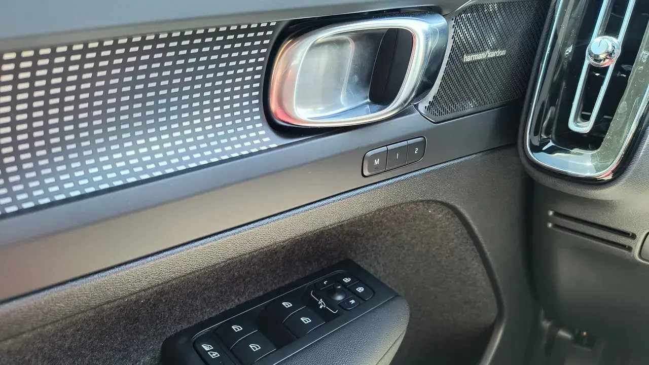 Volvo Ec40 Black Edition (6)