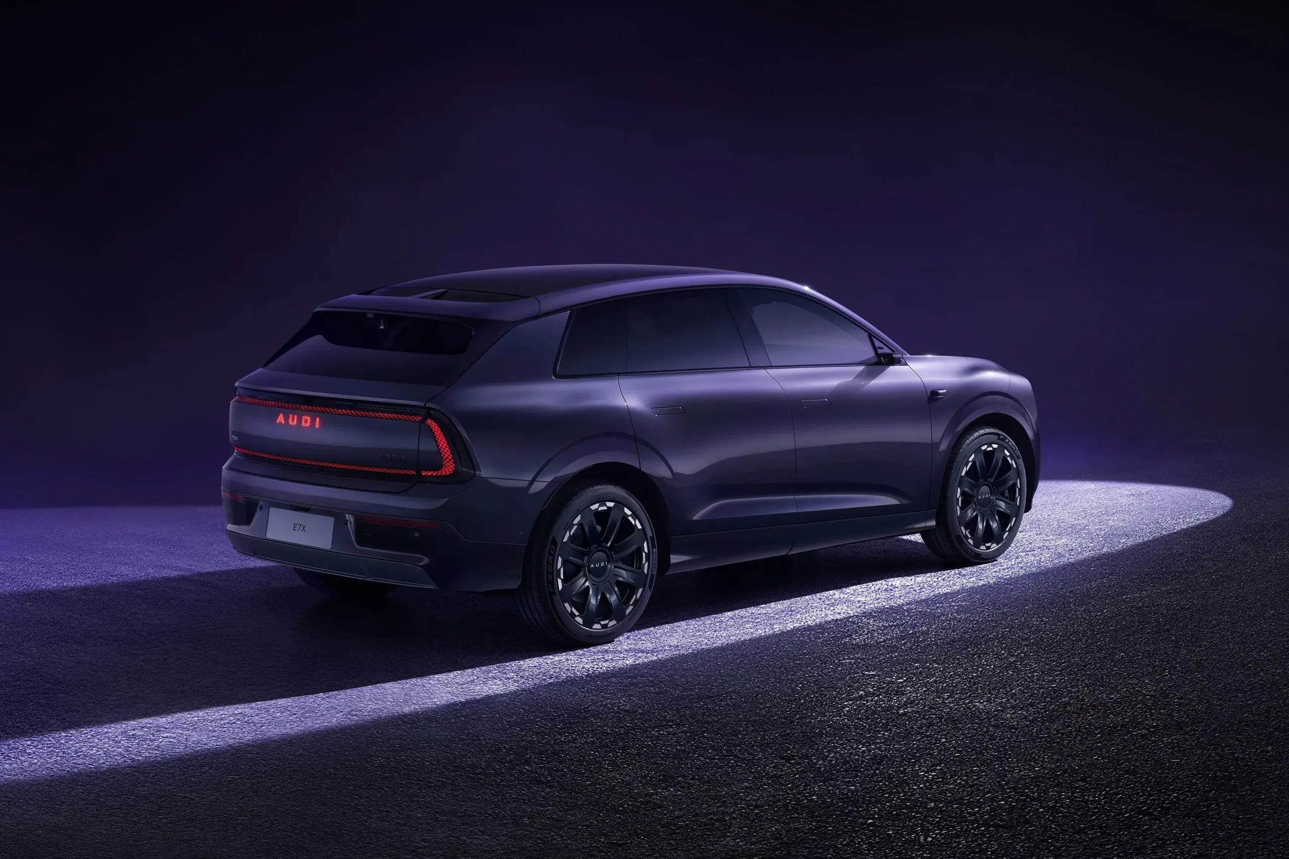 Audi E7x 1