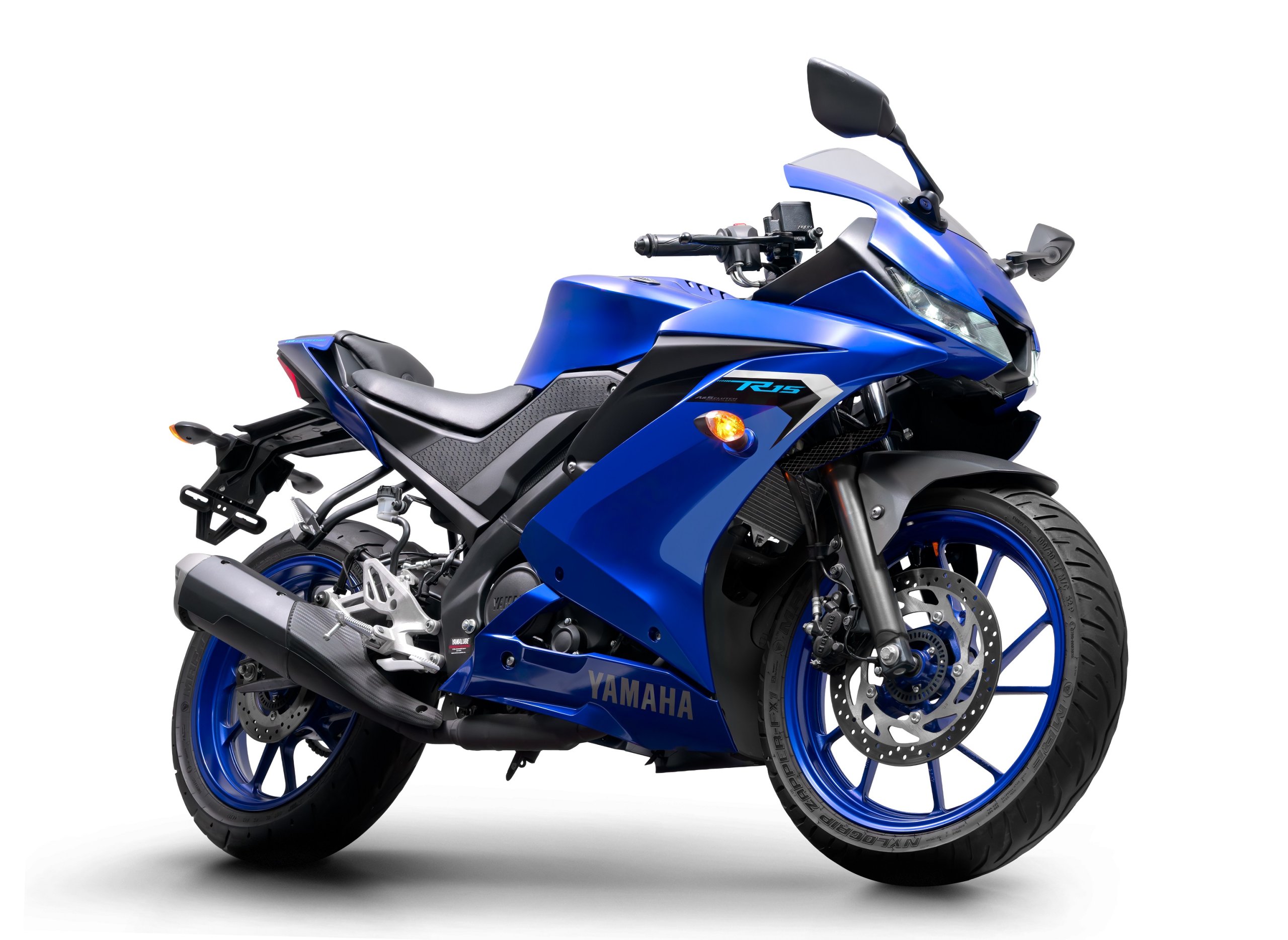 A Yamaha R15 tem baixa cilindrada, mas o design bem resolvido faz com que pareça uma moto maior