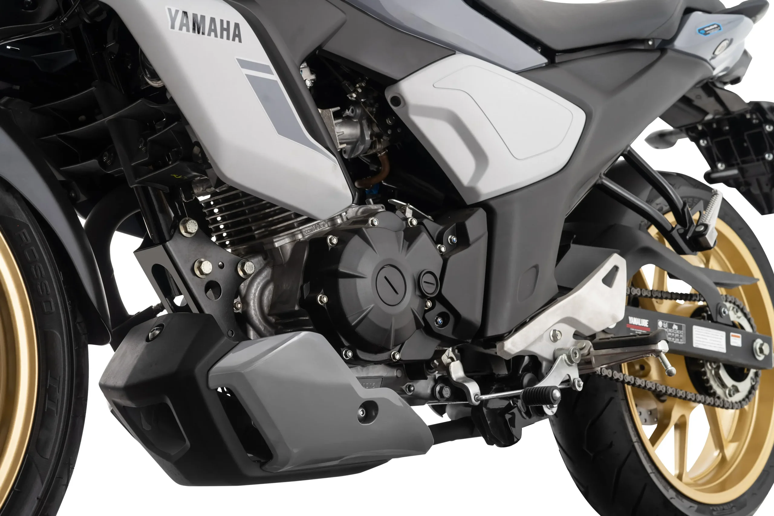 Todas as FZ15 têm spoiler sob o motor, mas a opção com pintura cinza é a única com bonitas rodas douradas