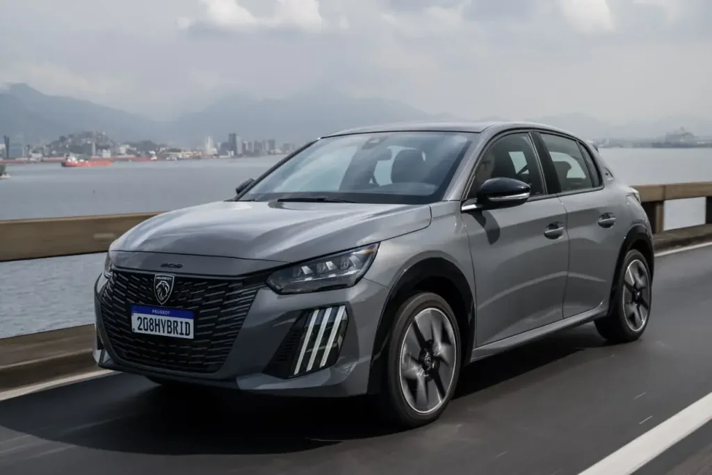 208 é um dos carros automáticos mais baratos do Brasil