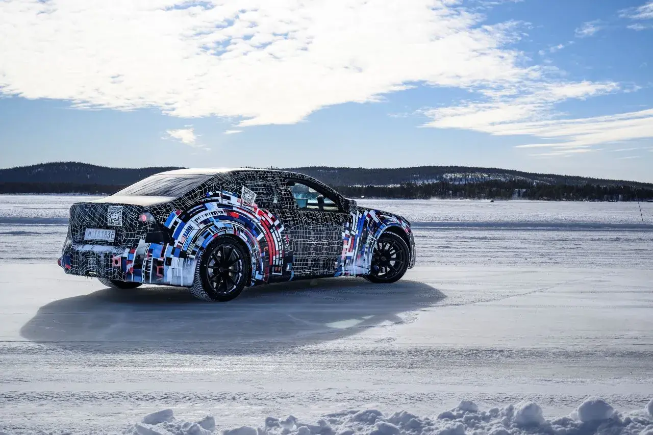 P90627560 Highres Bmw M Electrified 01