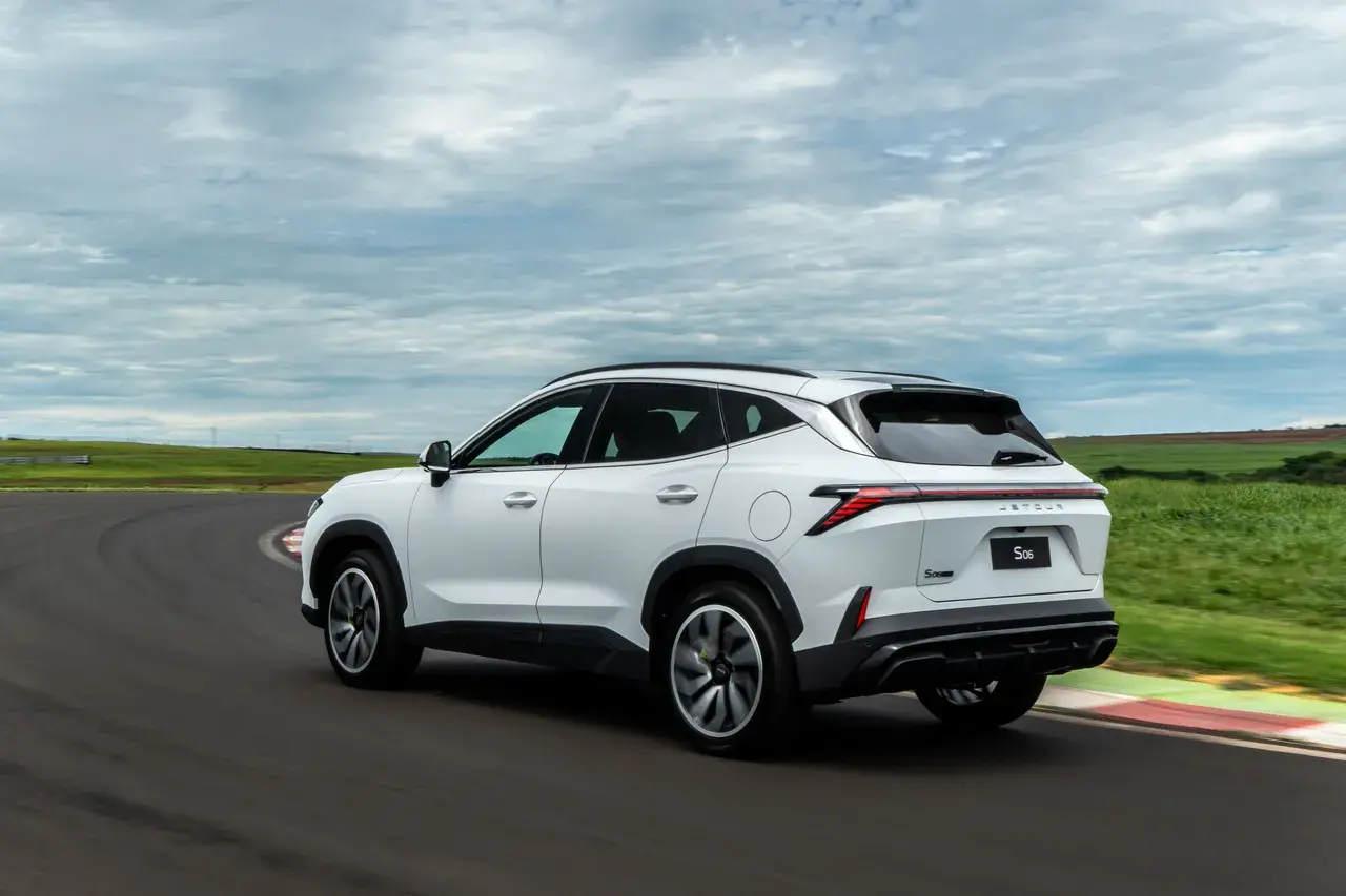 Jetour S06 (17)