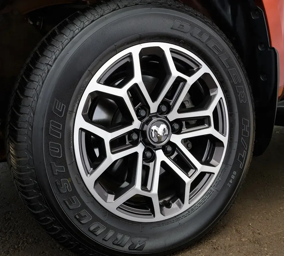 Ram Dakota Laramie 2026