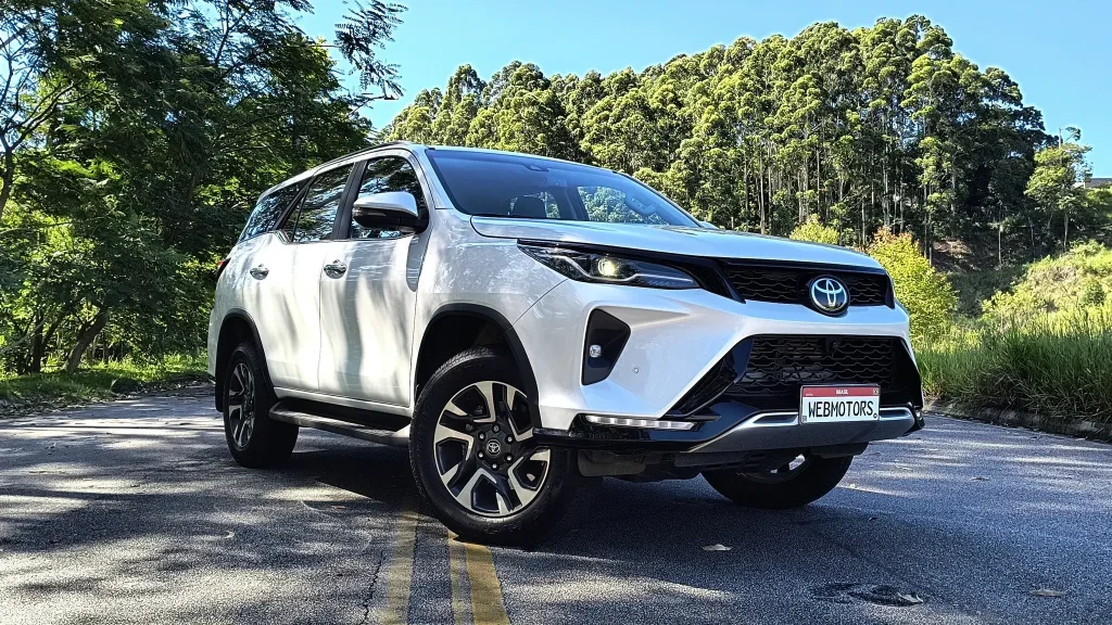 Qual foi a cor de carro mais buscada em 2025?