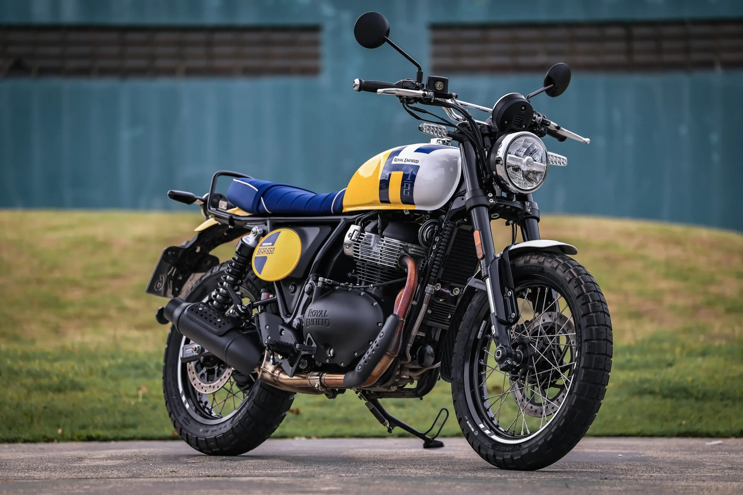 Royal Enfield Bear 650 Estáticas (3)