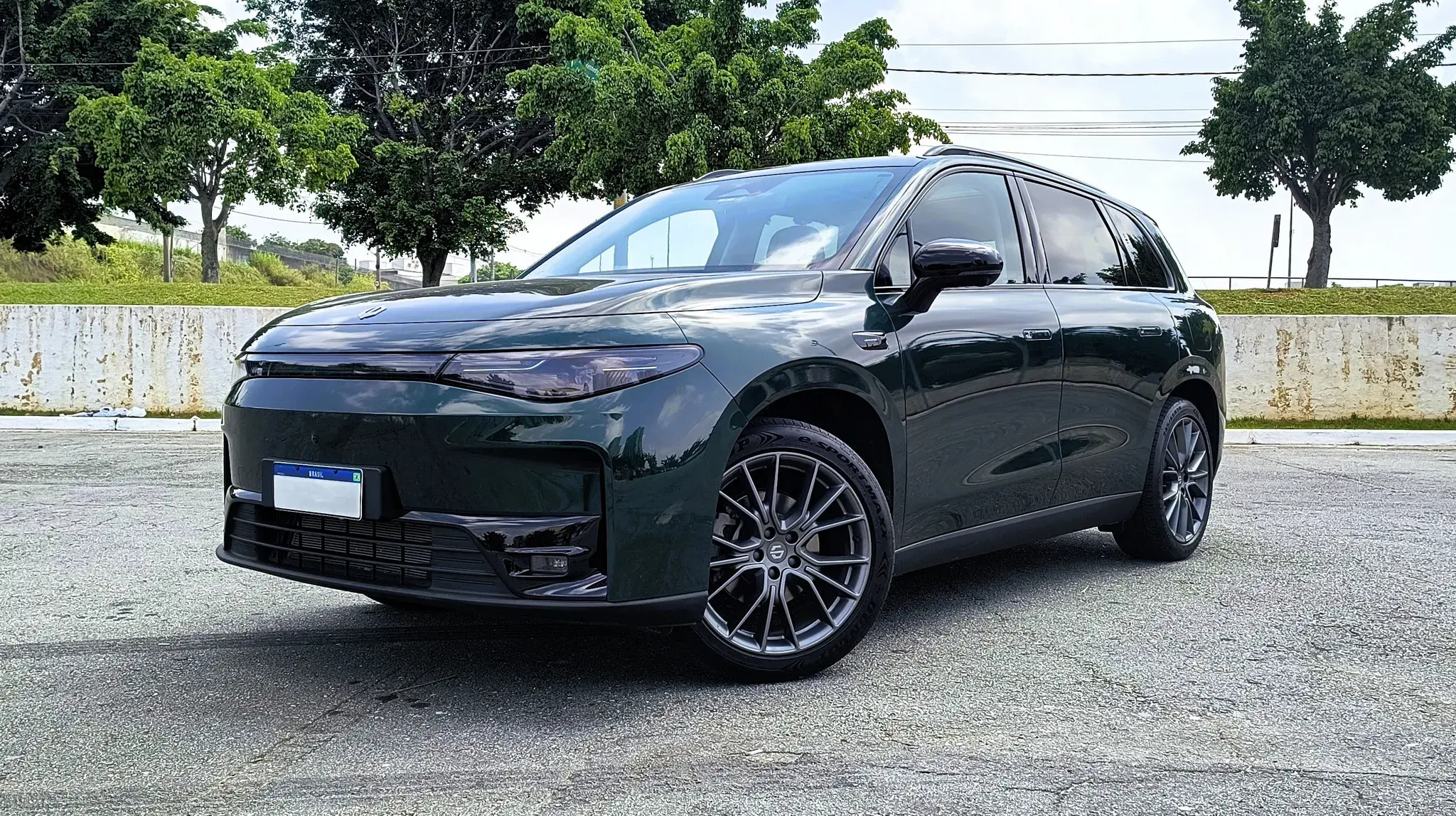 SUVs híbridos são boas alternativas ao novo aumento de combustíveis