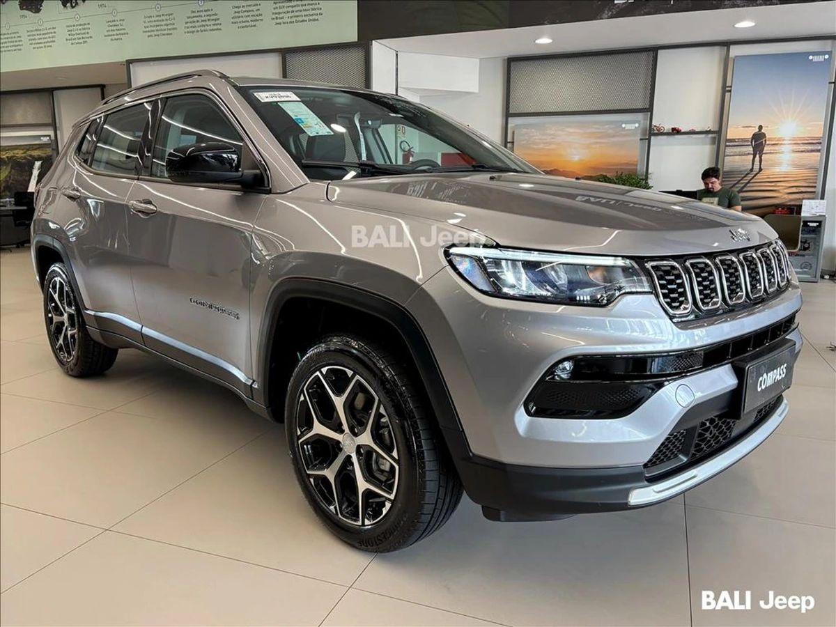 Jeep Compass tem preço de SUV compacto após desconto de mais de R$ 35 mil