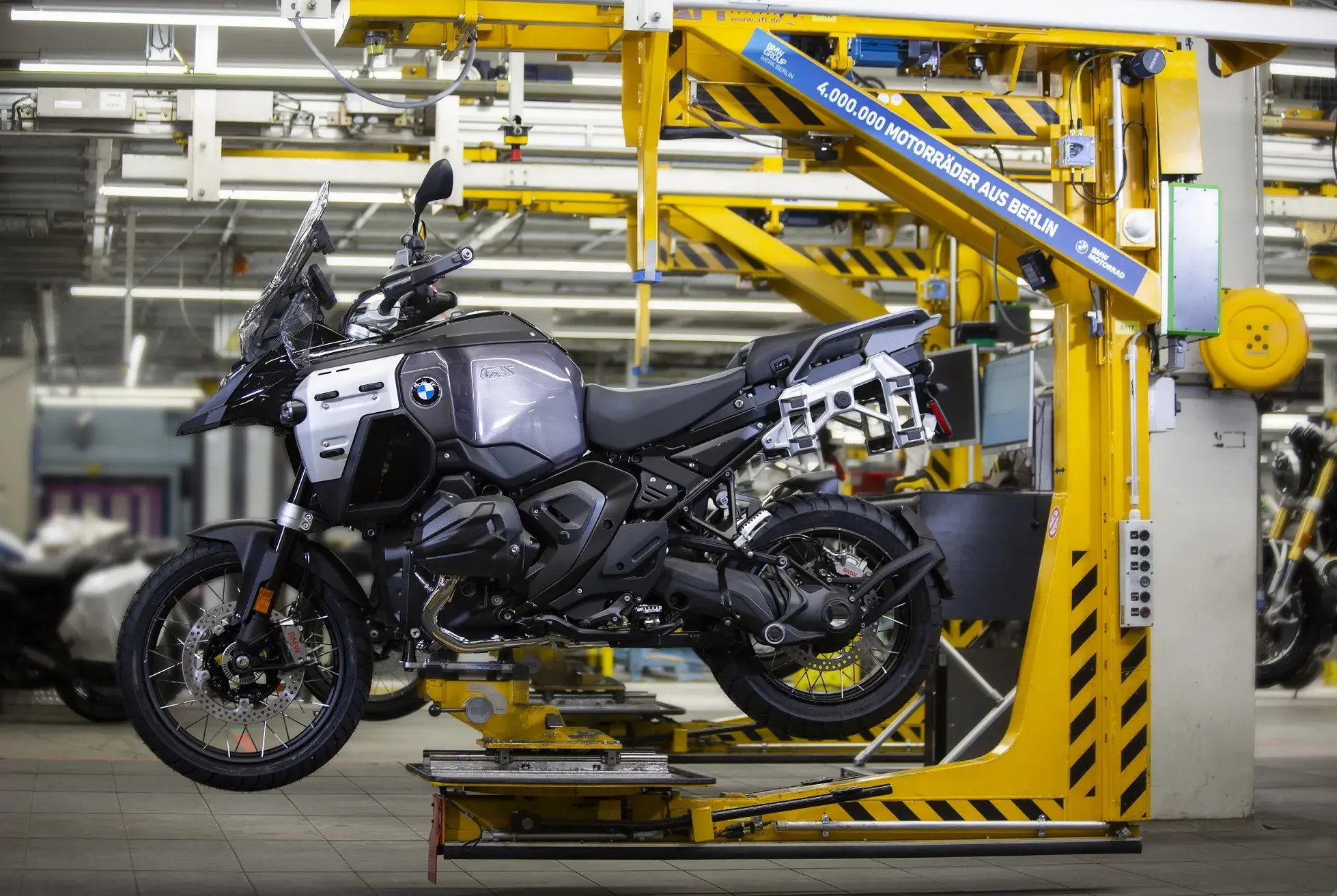 Bmw Fábrica Berlim Comemora 4 Milhões (5)