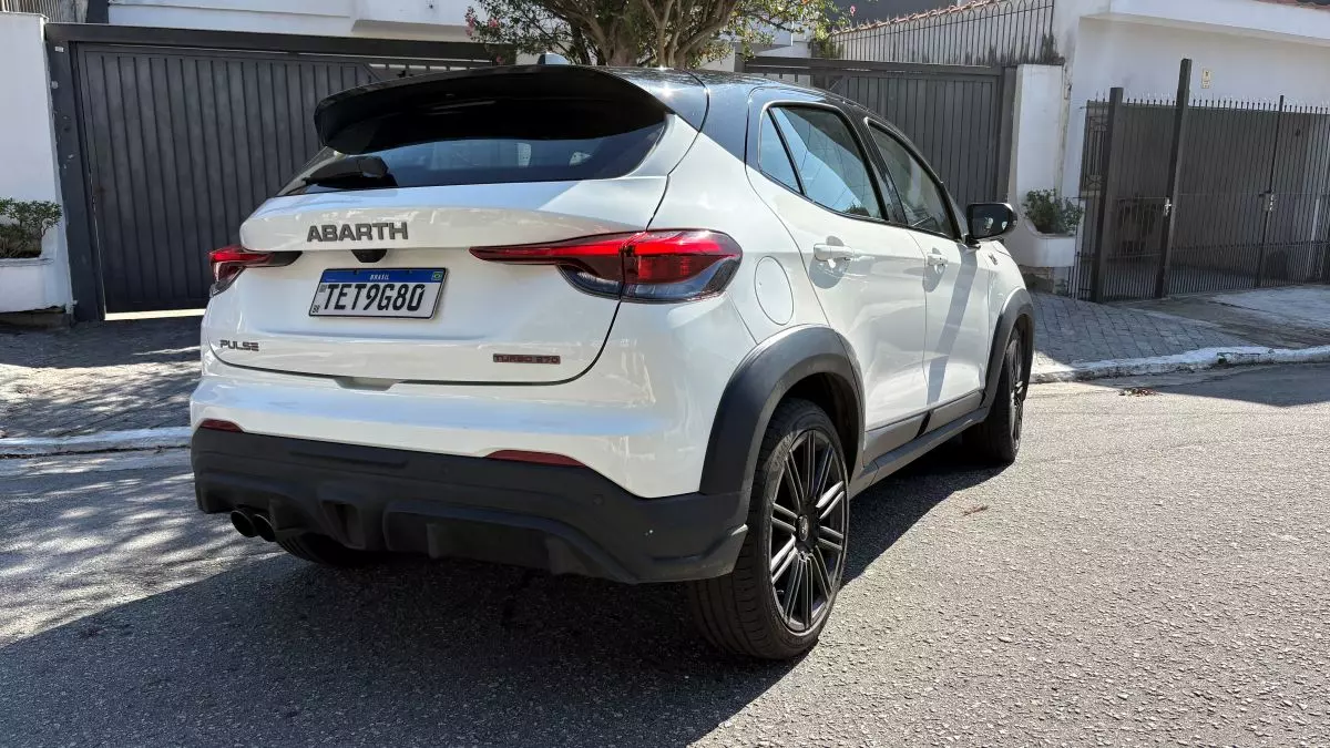 Pulse Abarth não é racional, e isso é ótimo