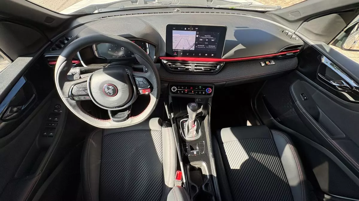 Pulse Abarth não é racional, e isso é ótimo