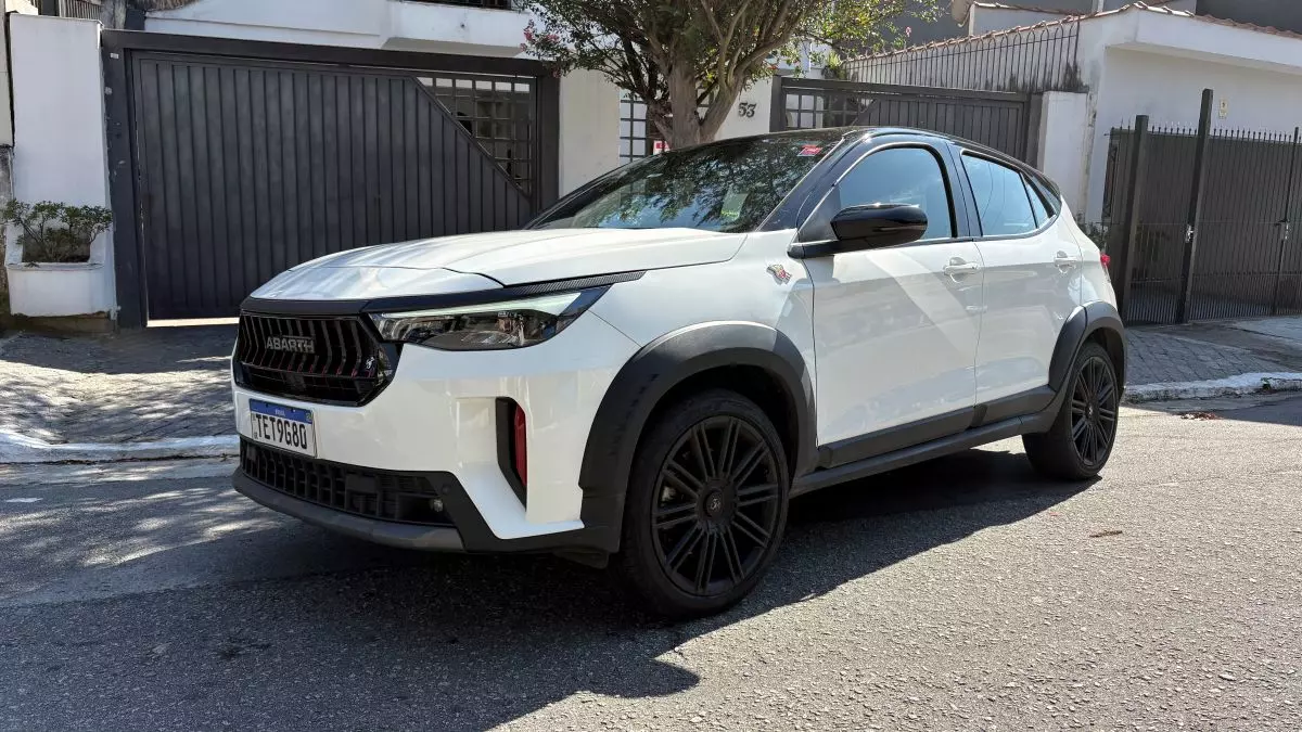 Pulse Abarth não é racional, e isso é ótimo