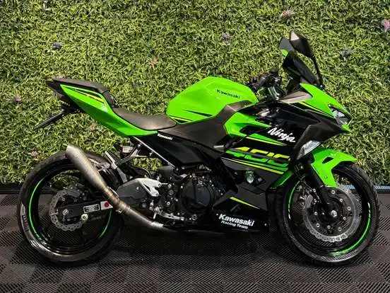Kawasaki Ninja 400 Ate 40 Mil