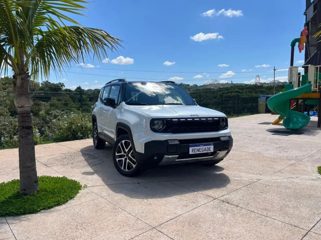 Jeep Renegade híbrido 2027 na versão Sahara