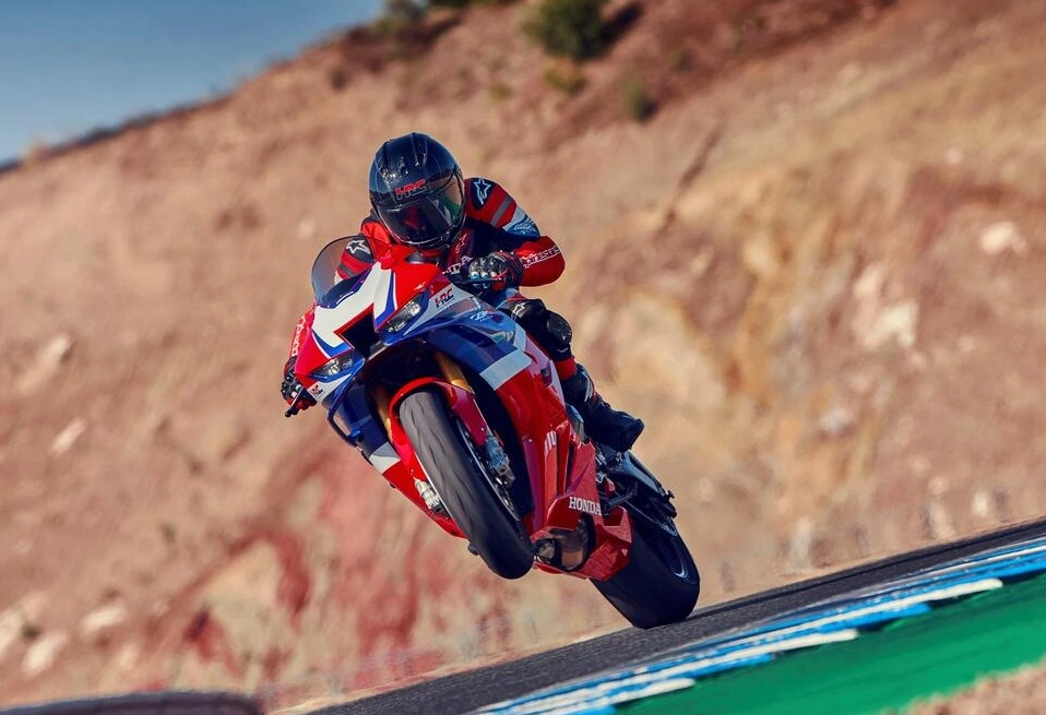 Honda Cbr 1000 Rr R Sp Fireblade 2026 (4)