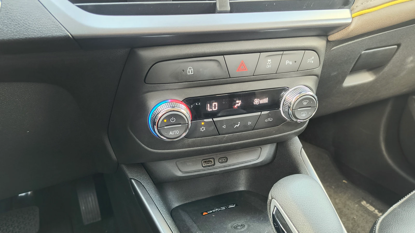 Chevrolet Tracker Premier (9)
