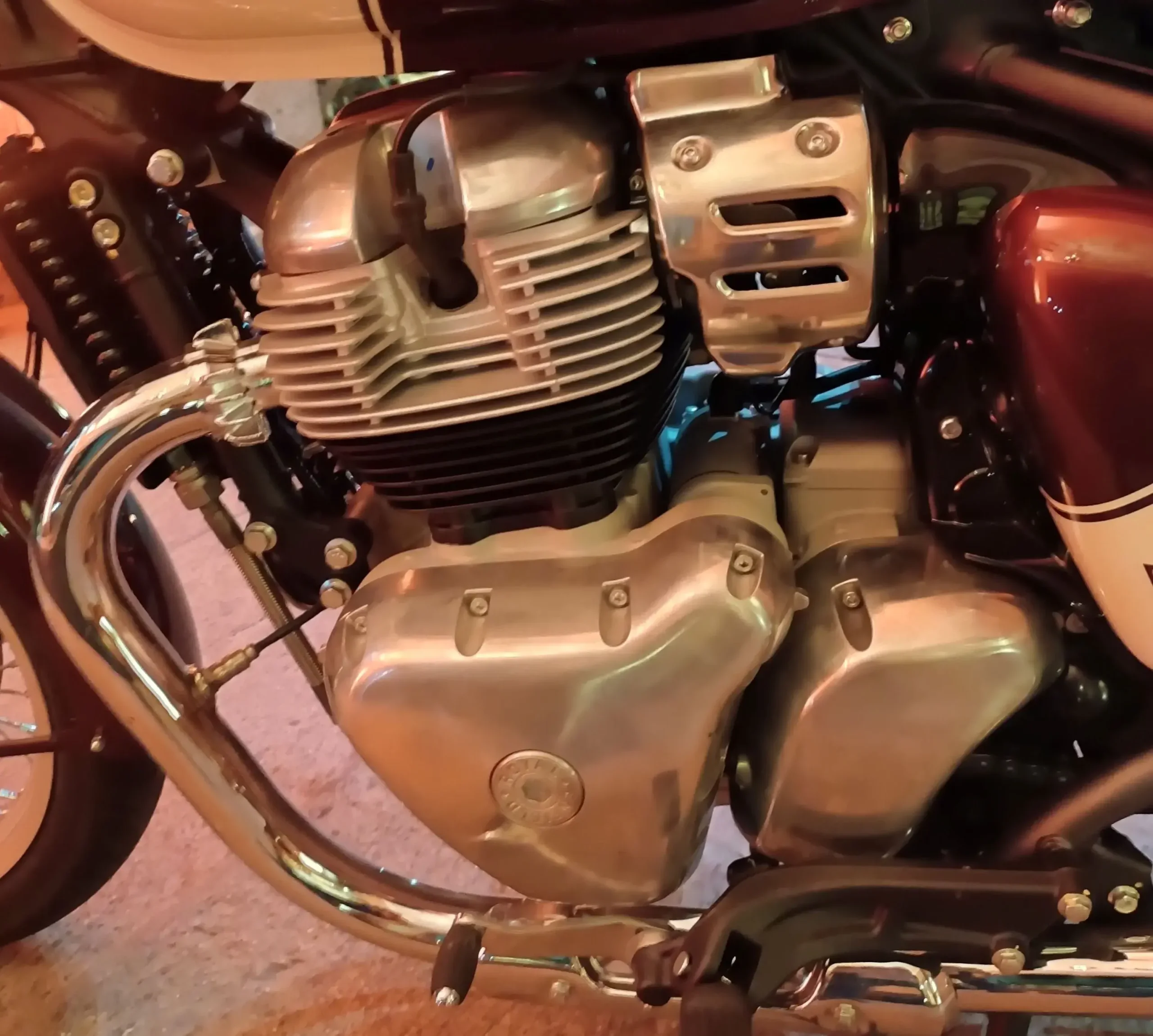 Royal Enfield Classic 650 Roberto Dutra (9)