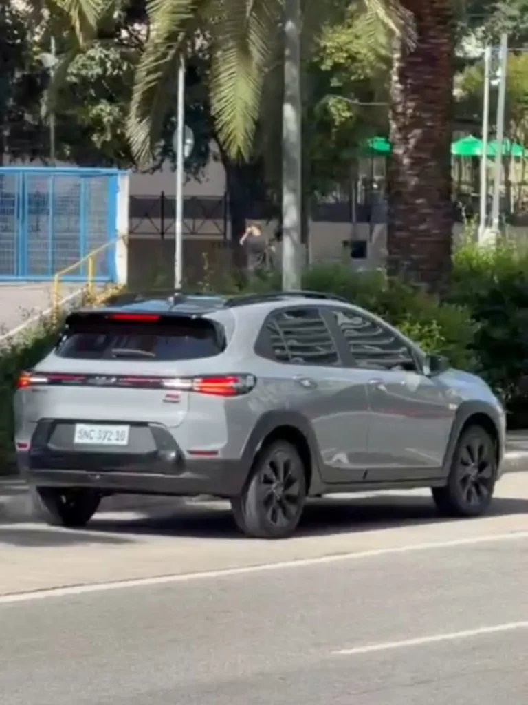 Chevrolet Sonic 4