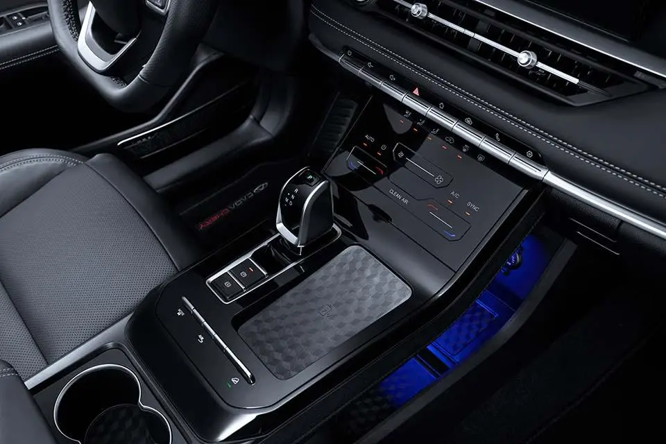 Interior do Caoa Chery Tiggo 7 Pro Hybrid Max Drive combina conforto e tecnologia