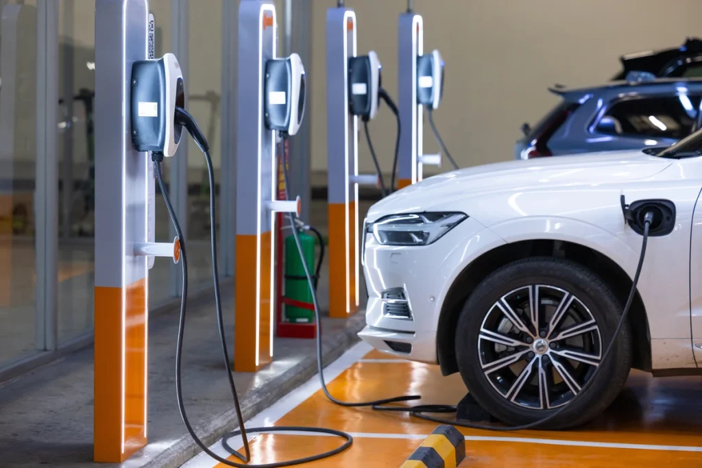 Entenda as diferenças entre cada tipo de carregador de carro elétrico