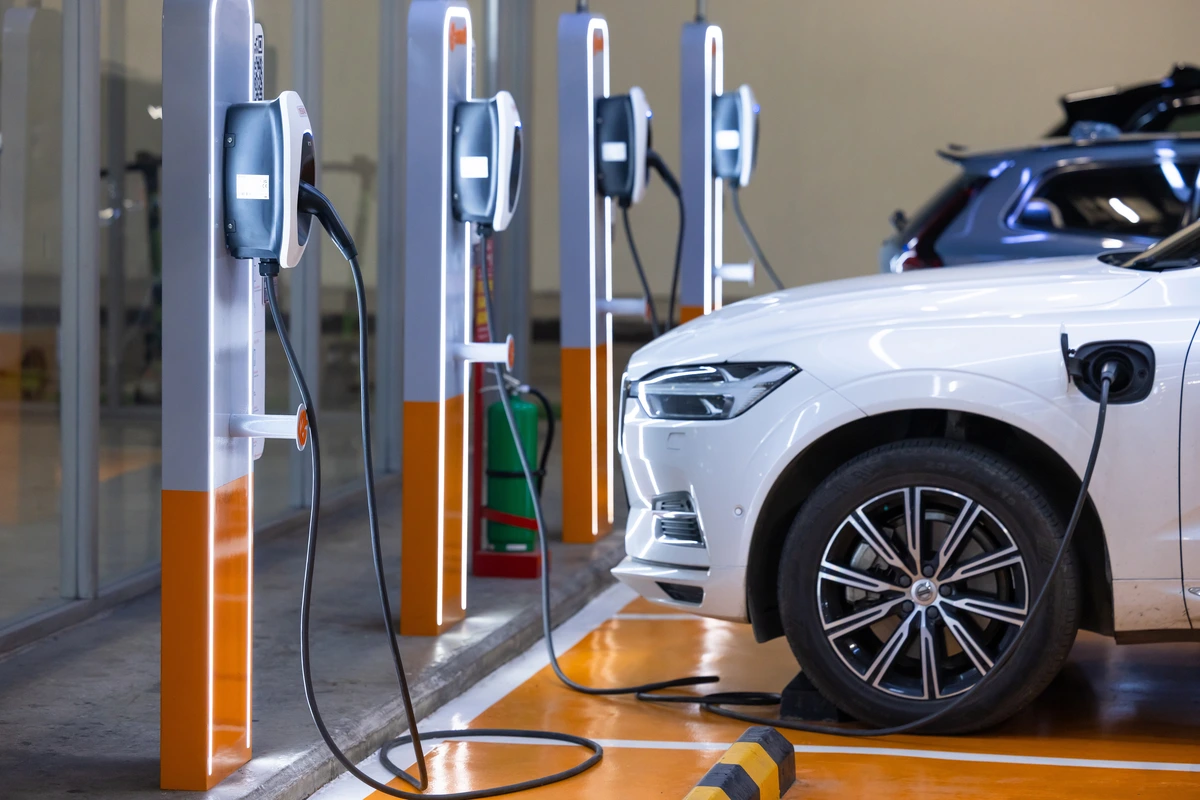 Entenda as diferenças entre cada tipo de carregador de carro elétrico