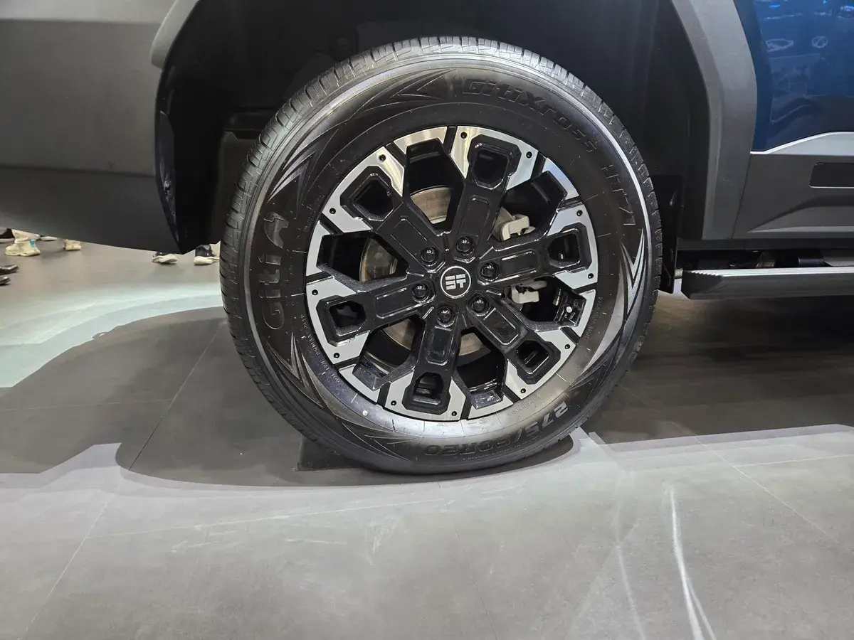 Jetour G700