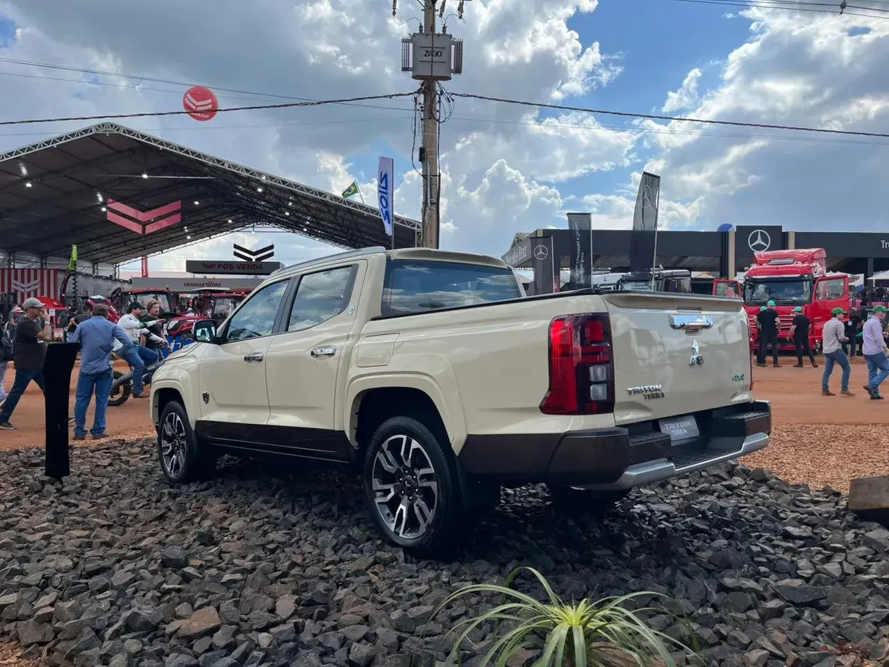 Mitsubishi Triton Terra 2026