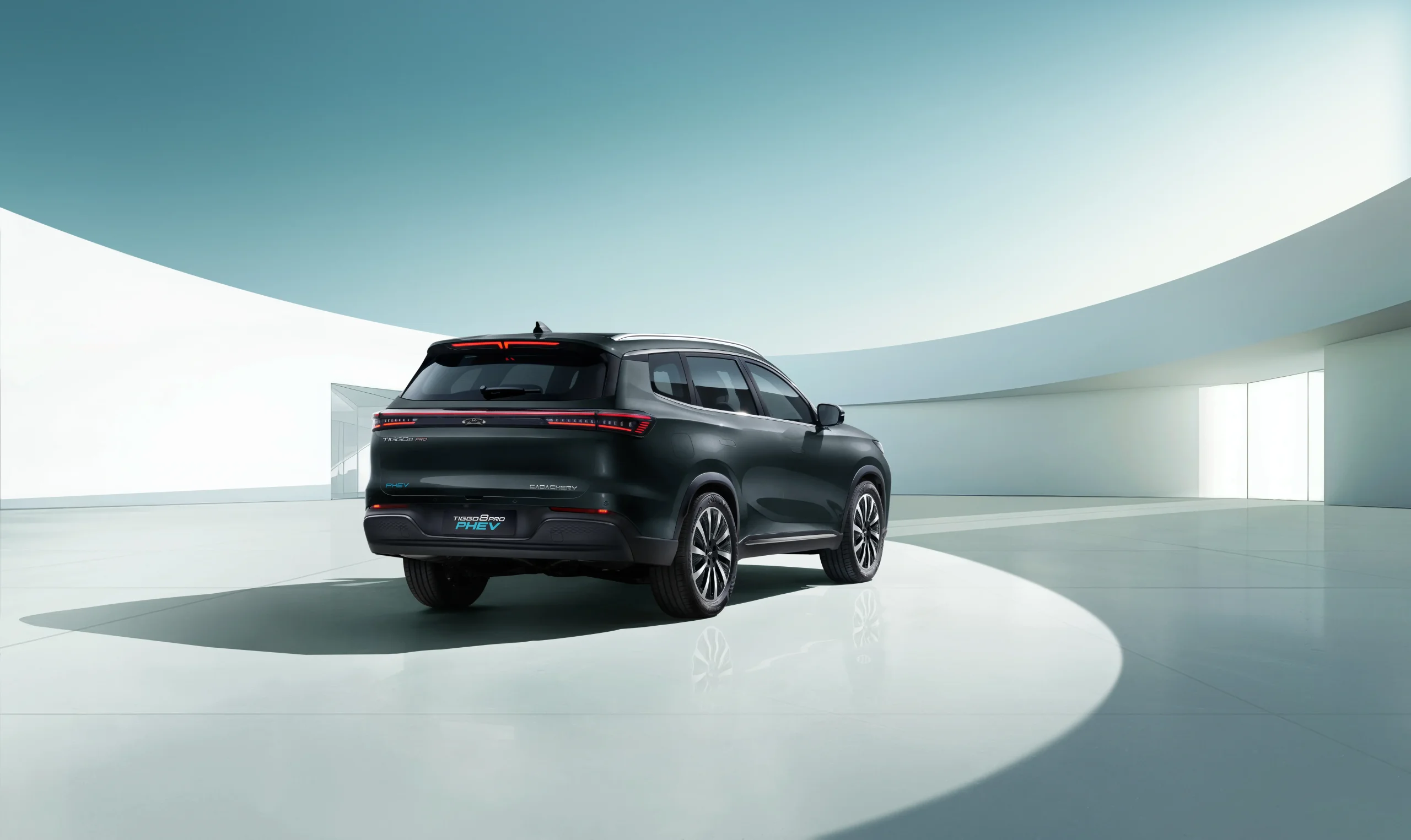 Tiggo 7 PHEV 2027 fica mais completo e competitivo