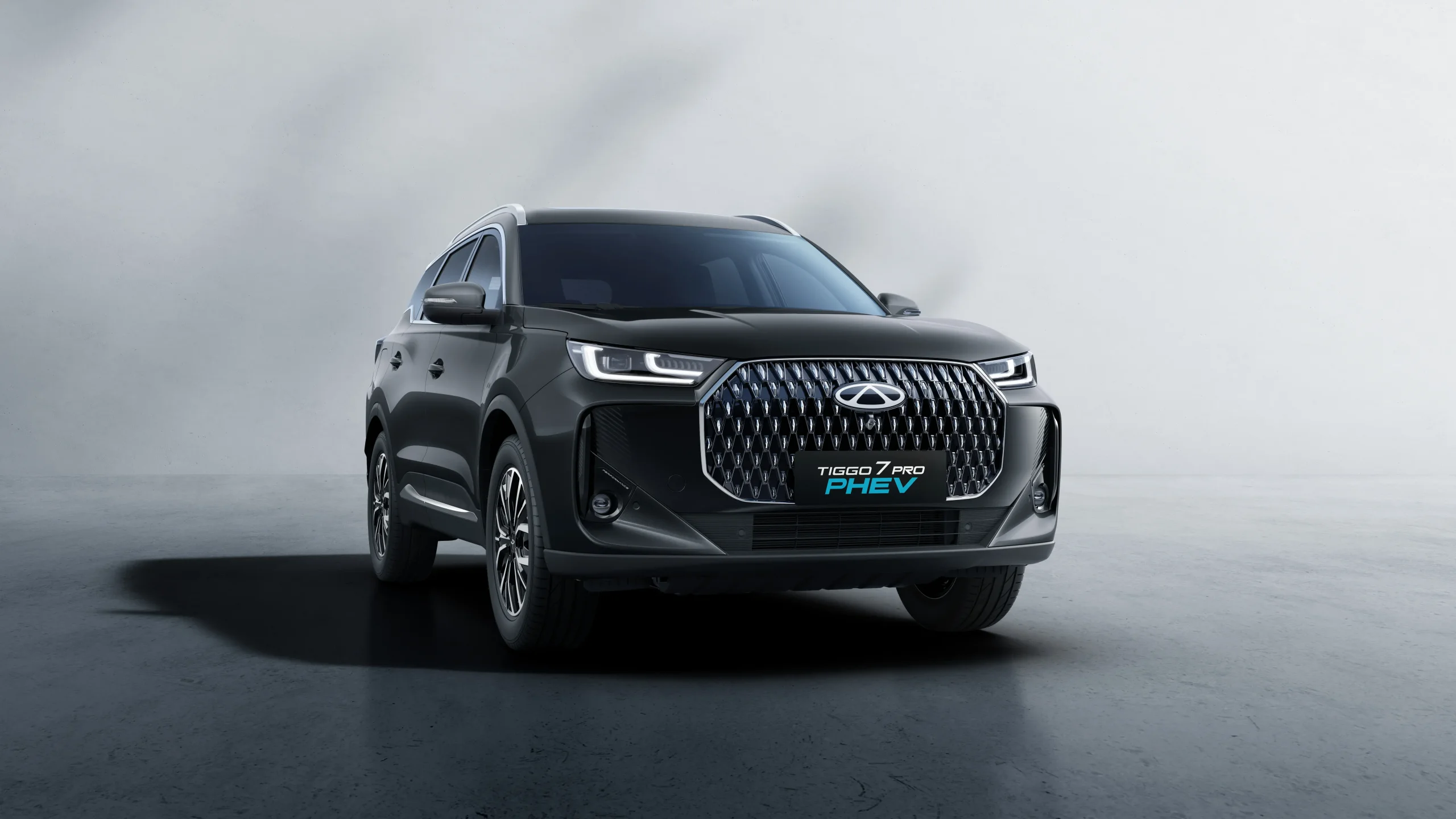 Tiggo 7 PHEV 2027 fica mais completo e competitivo