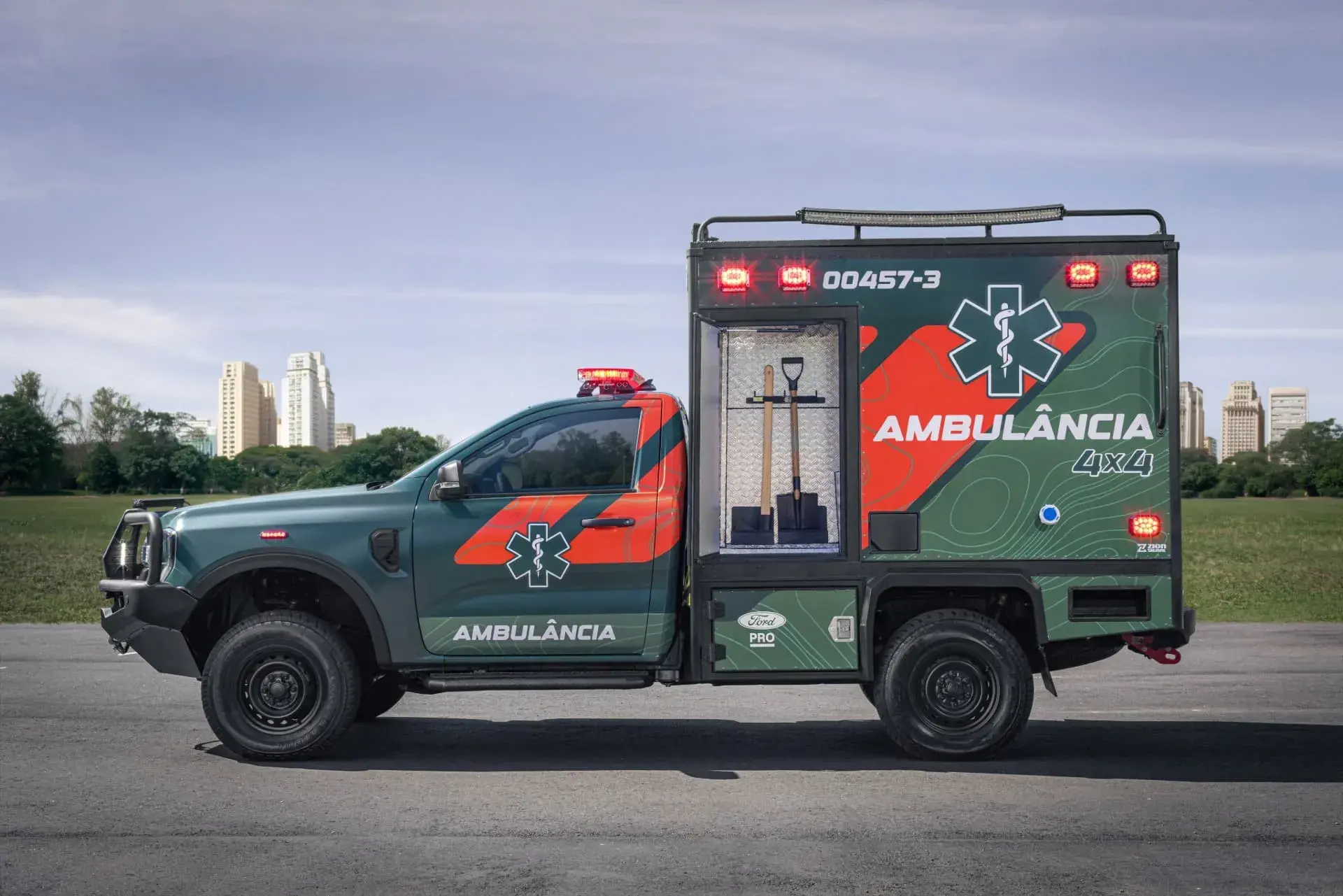 Ford Pro Ranger Ambulancia Lateral V2