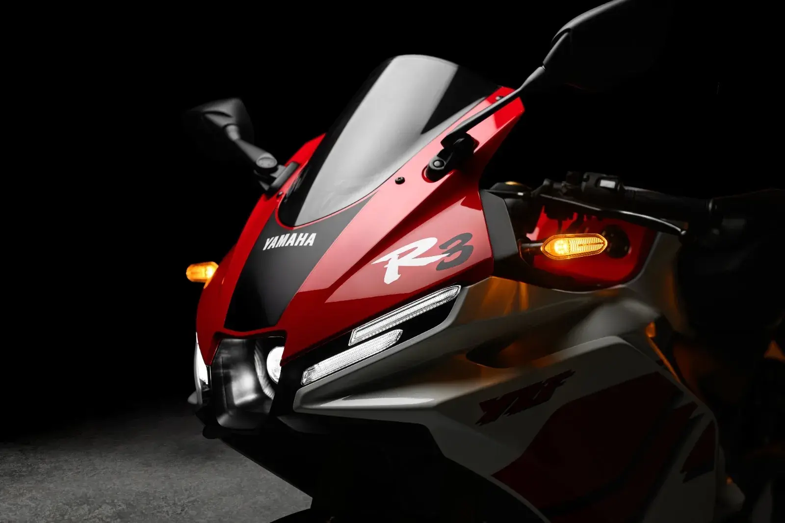 Yamaha Yzf R3 Aniversário 70 Anos (8)