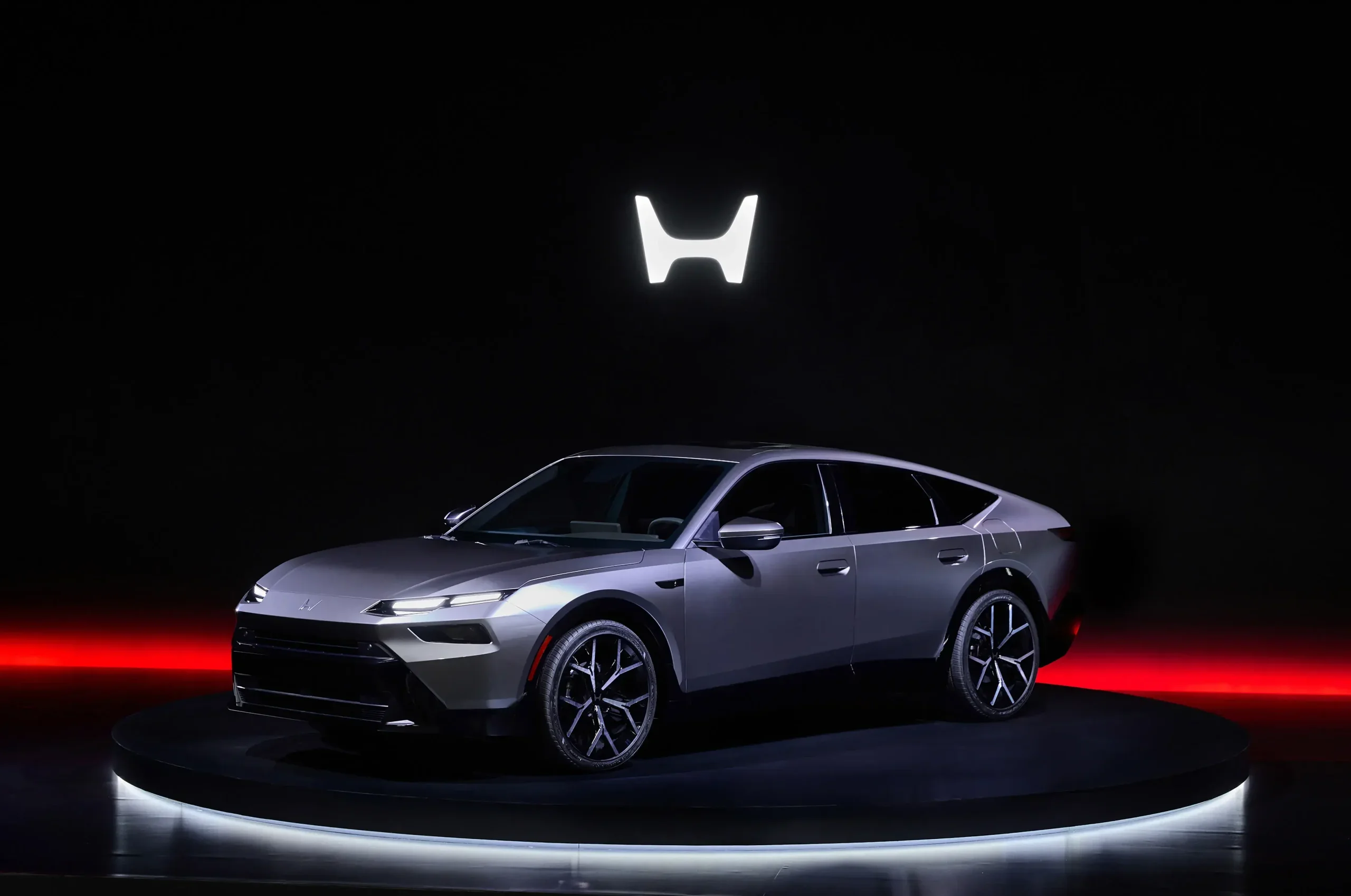 Honda muda estratégia e lançará 15 carros híbridos até 2030
