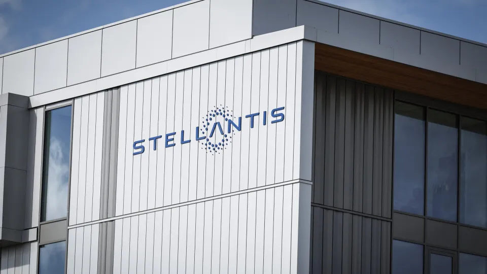 O que será que vem aí? Stellantis e JLR unem forças nos EUA