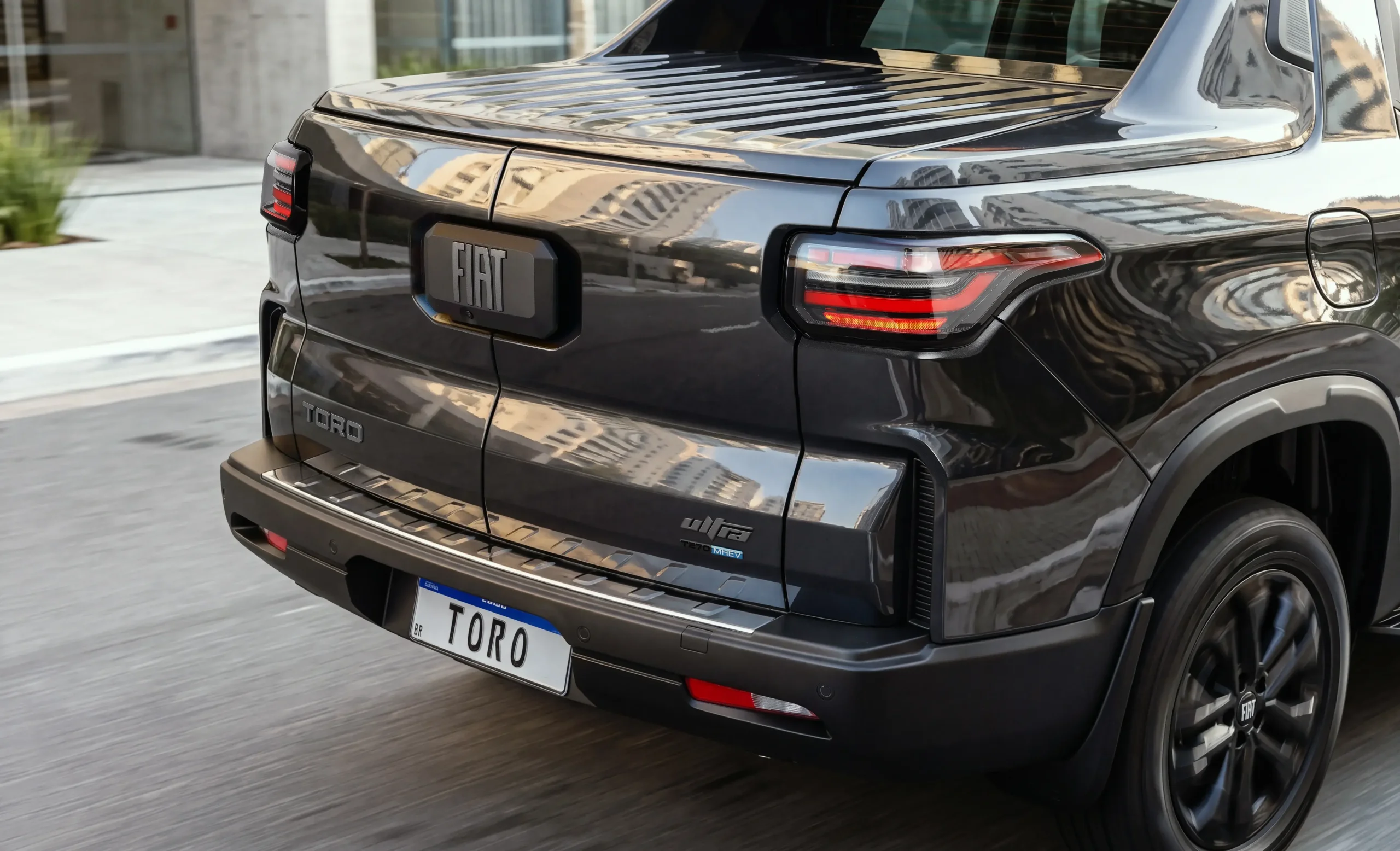 Toro 2027 versão Ultra MHEV