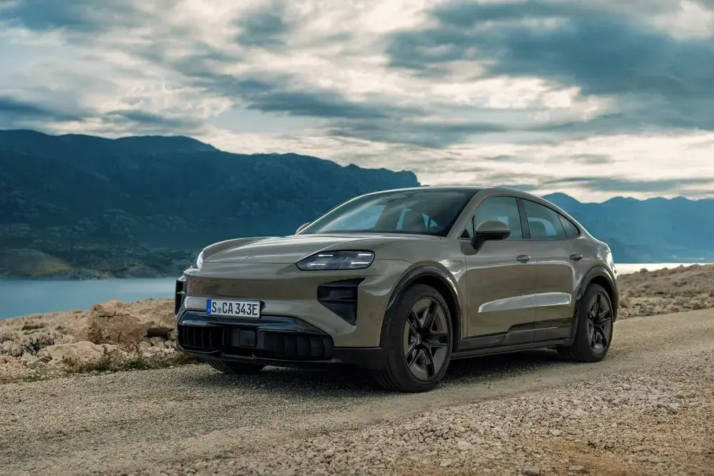 Porsche Cayenne Electric 2