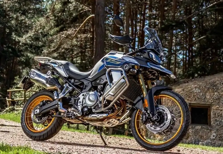 Voge Ds 900x
