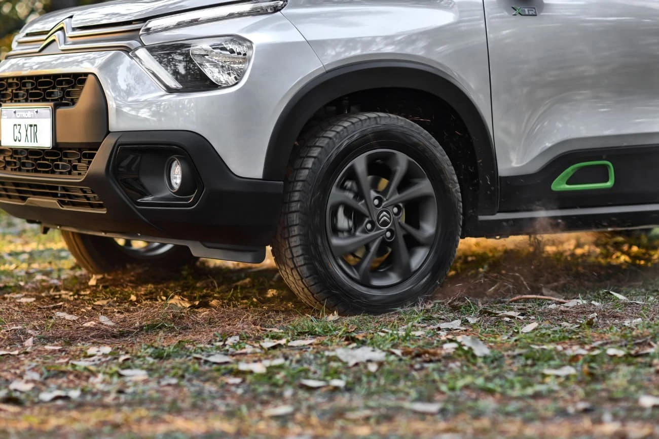 Citroen C3 Xtr 2025 Cinza Frente Detalhe Roda