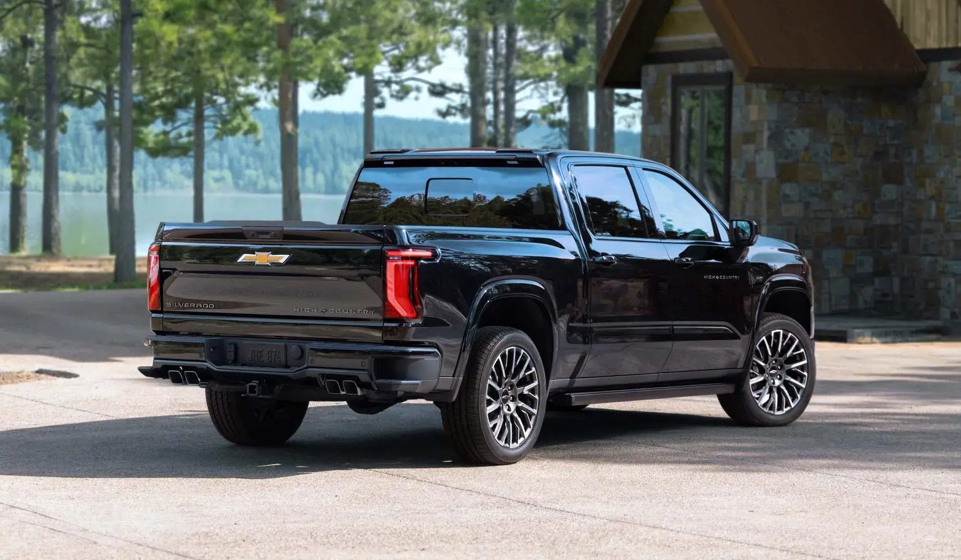 My27 Chevrolet Silverado High Country Rear