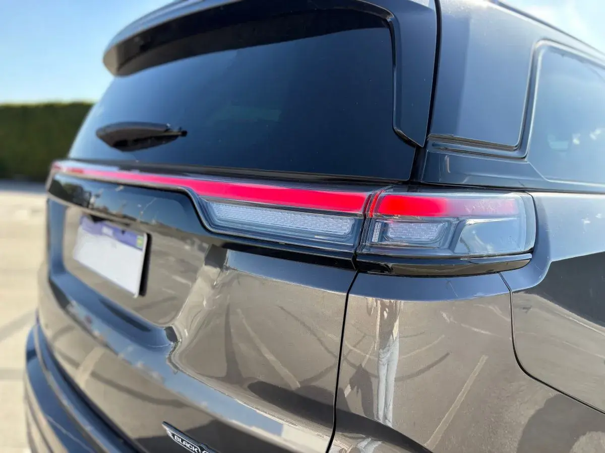 Jeep Commander Blackhawk 2.0